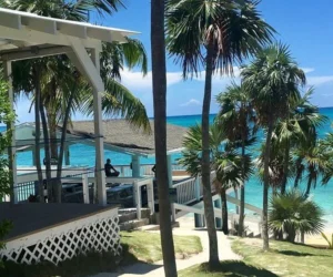 rose-island-beach-excursion-600x500